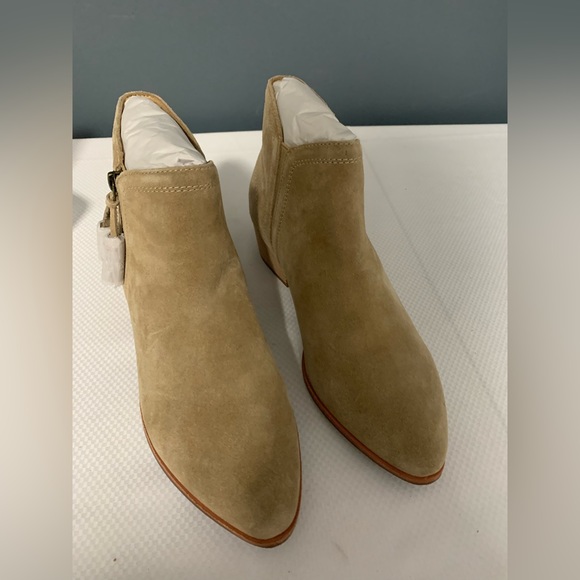 NEW HUSH PUPPIES Women's Sierra Tassel Boot Size: 8.5 - Picture 4 of 8